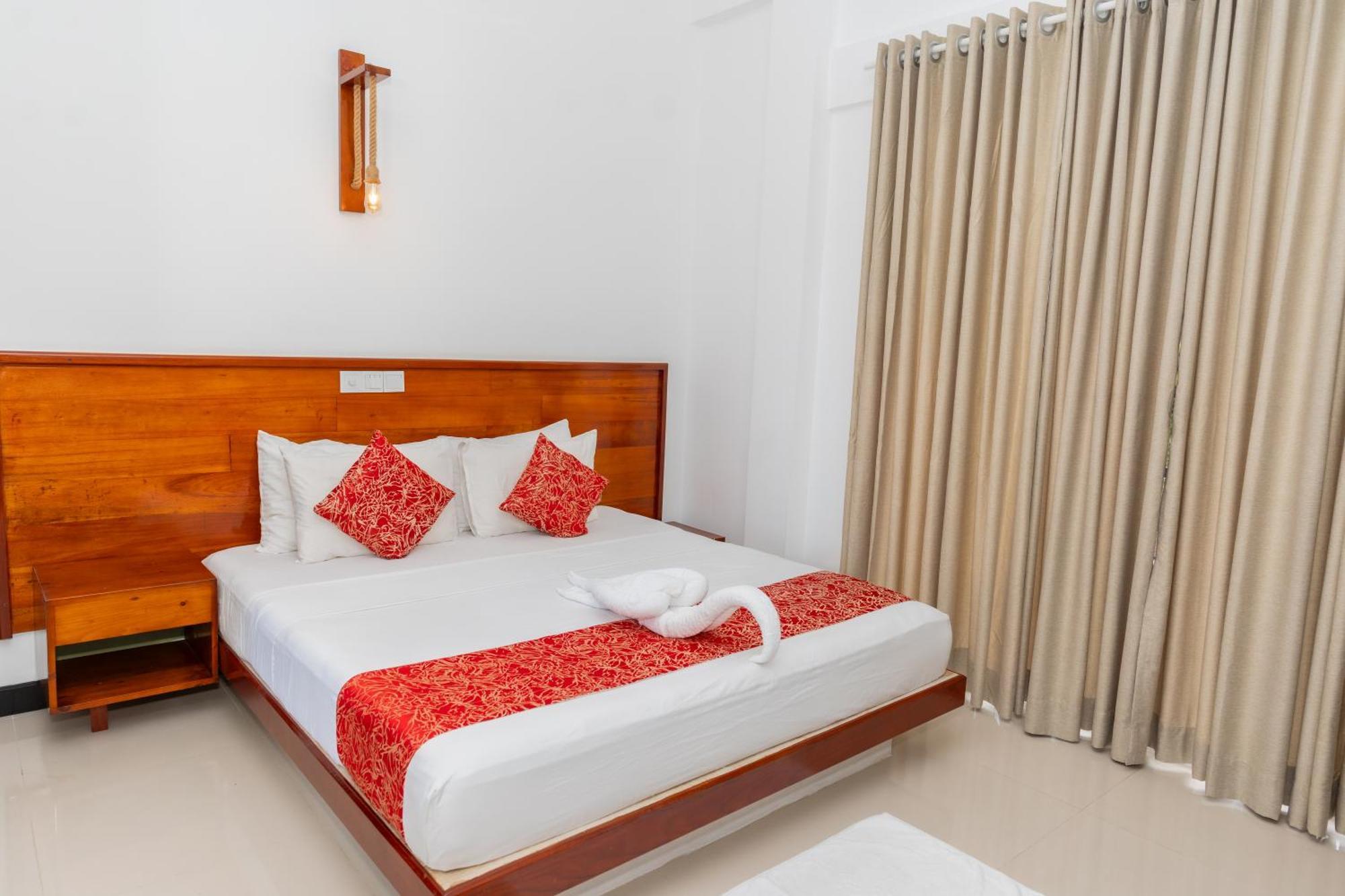 Sea Cloud Hotel Unawatuna Bagian luar foto