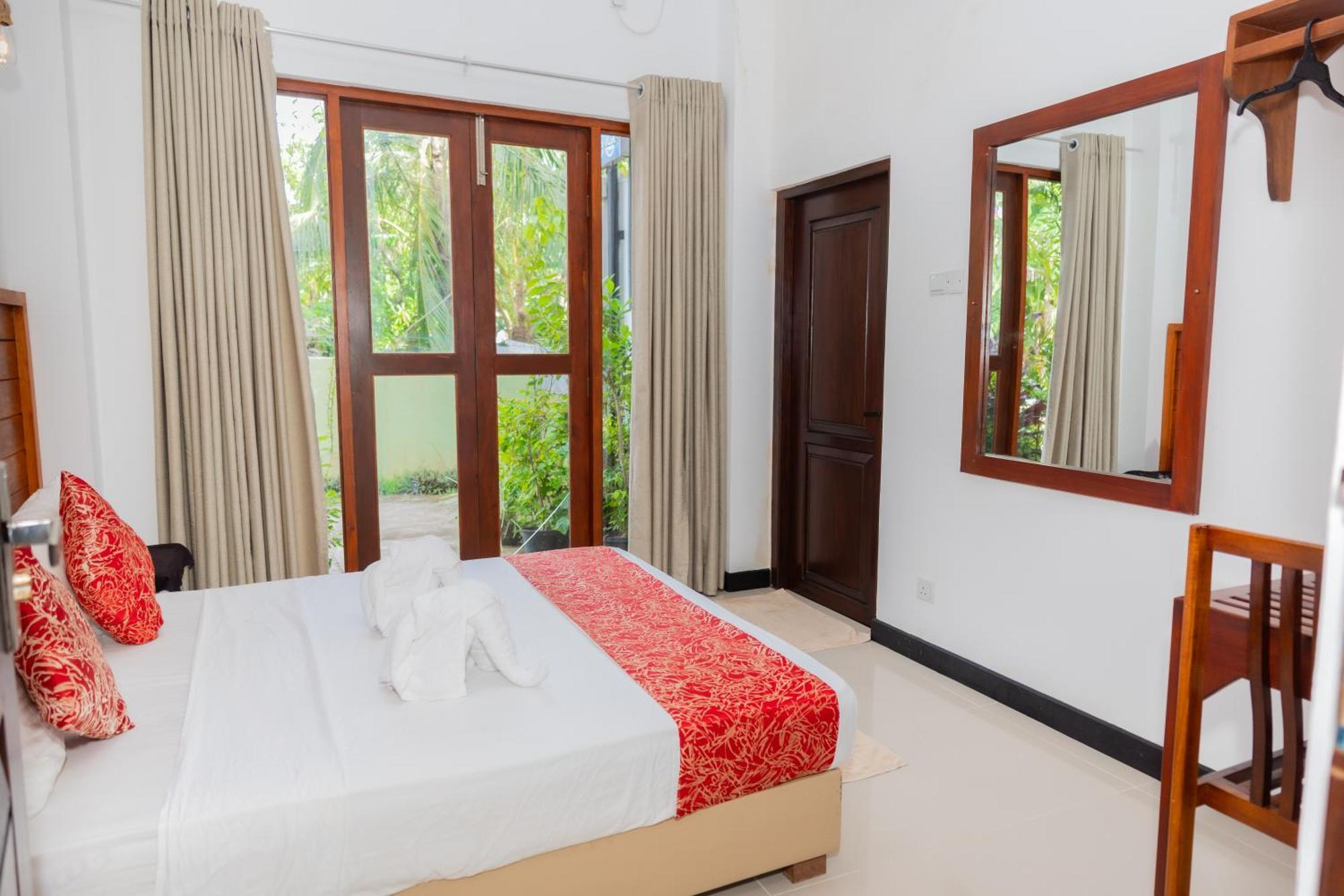 Sea Cloud Hotel Unawatuna Bagian luar foto