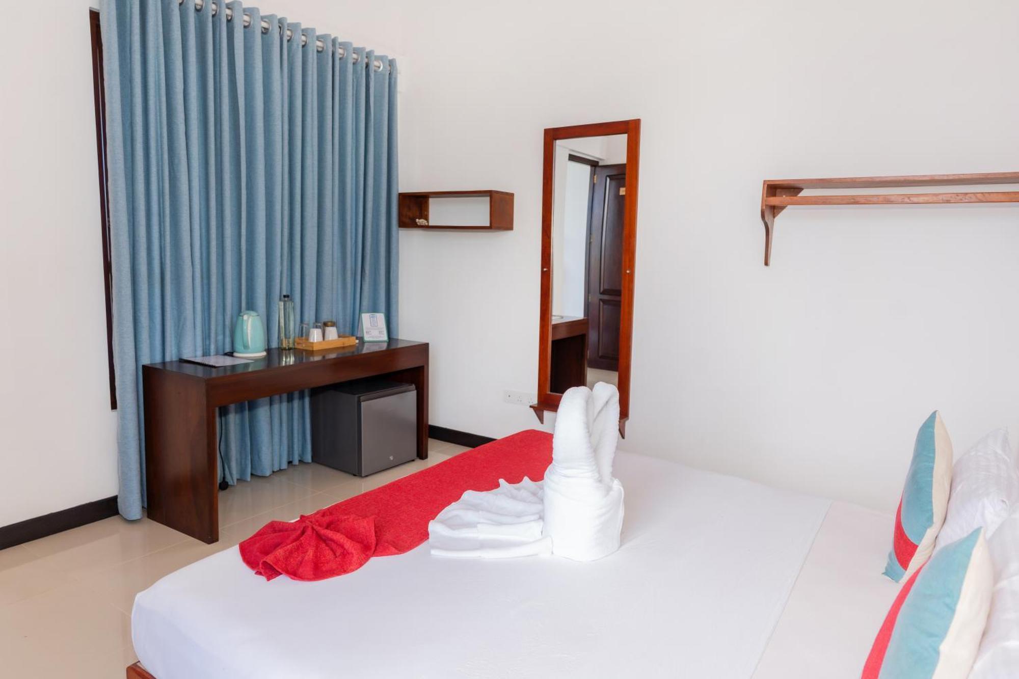 Sea Cloud Hotel Unawatuna Bagian luar foto