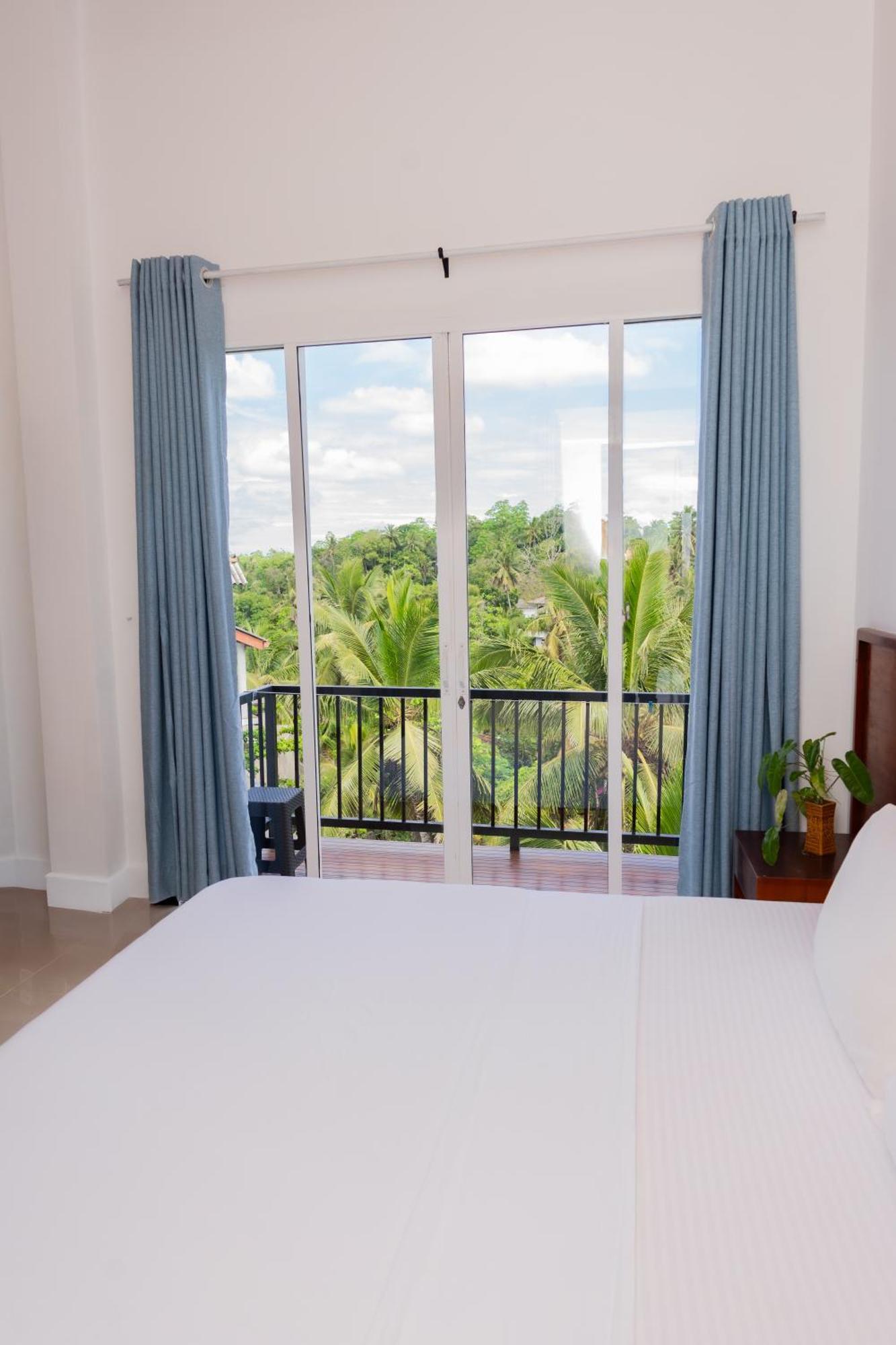 Sea Cloud Hotel Unawatuna Bagian luar foto