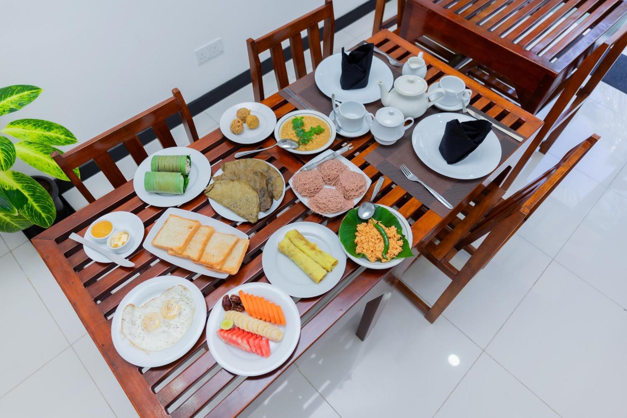 Sea Cloud Hotel Unawatuna Bagian luar foto