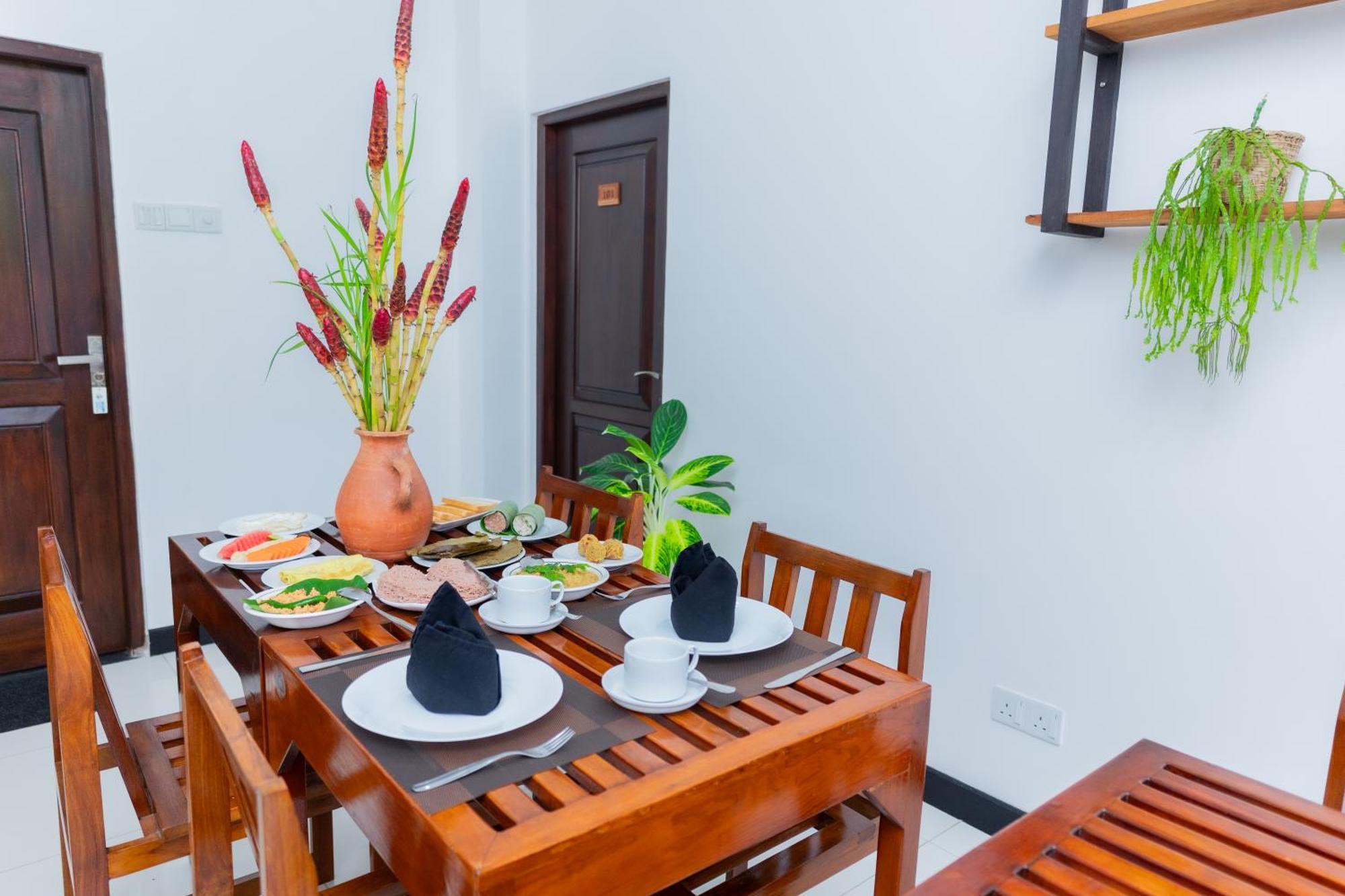 Sea Cloud Hotel Unawatuna Bagian luar foto