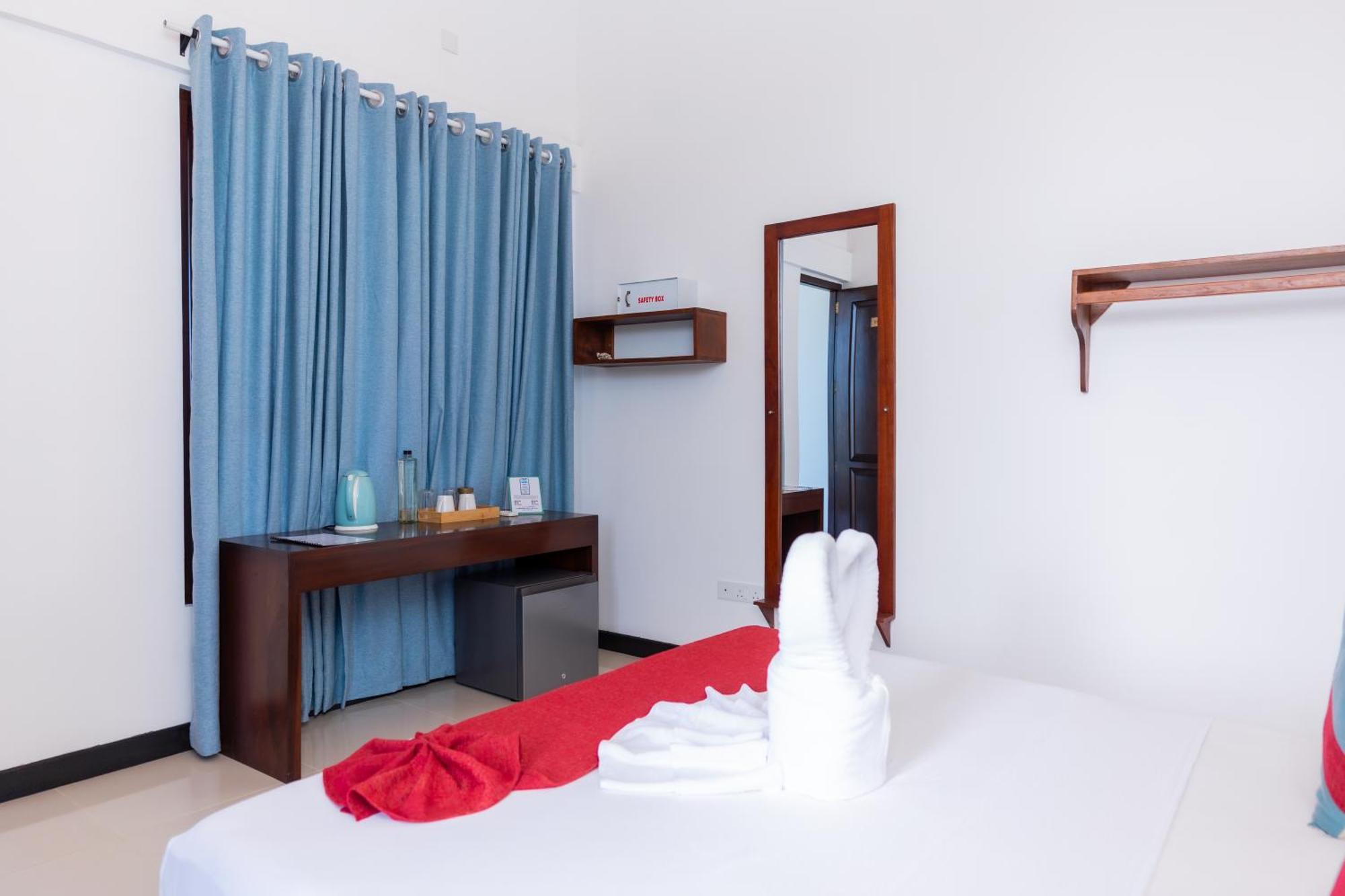Sea Cloud Hotel Unawatuna Bagian luar foto