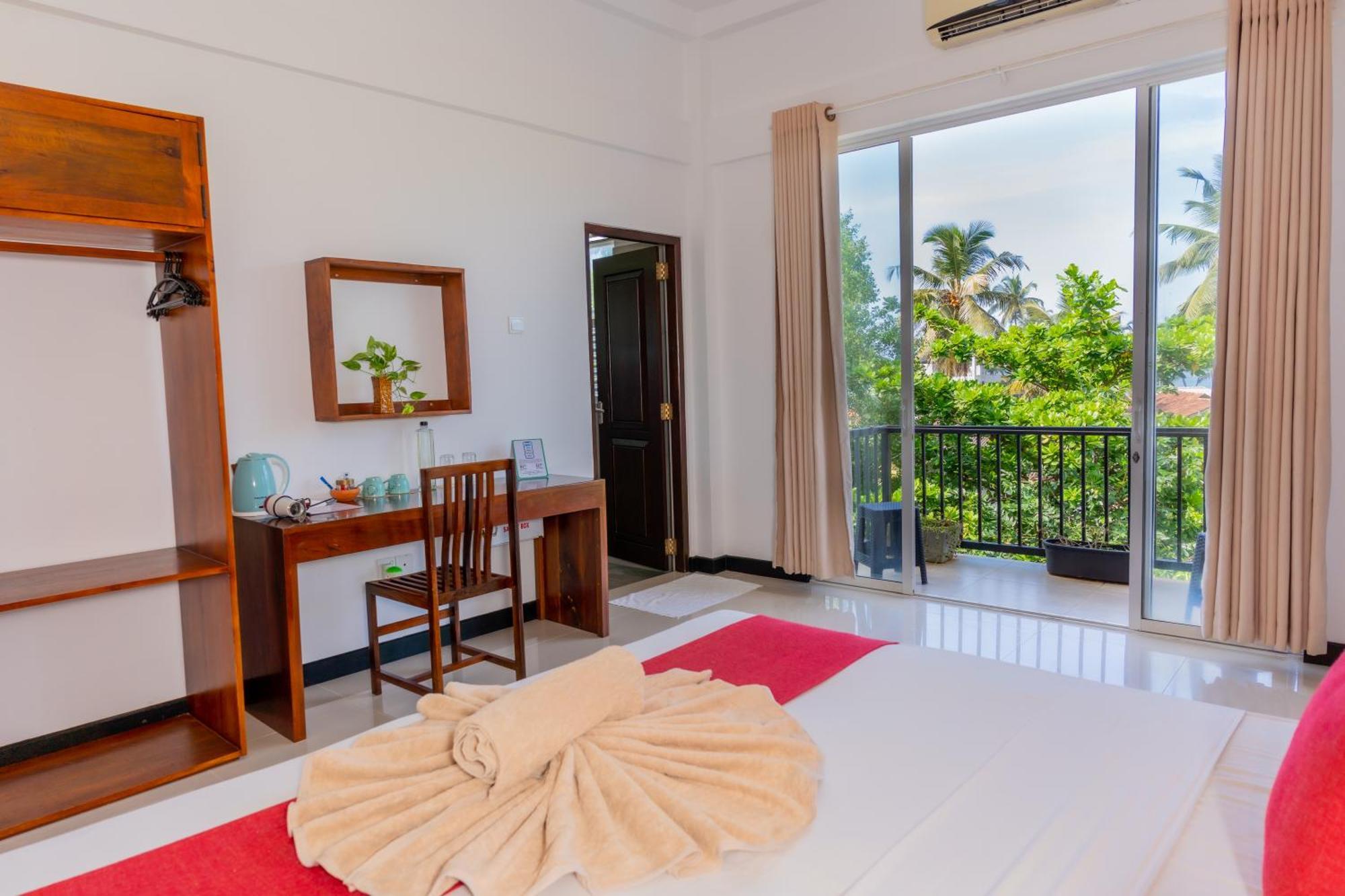 Sea Cloud Hotel Unawatuna Bagian luar foto